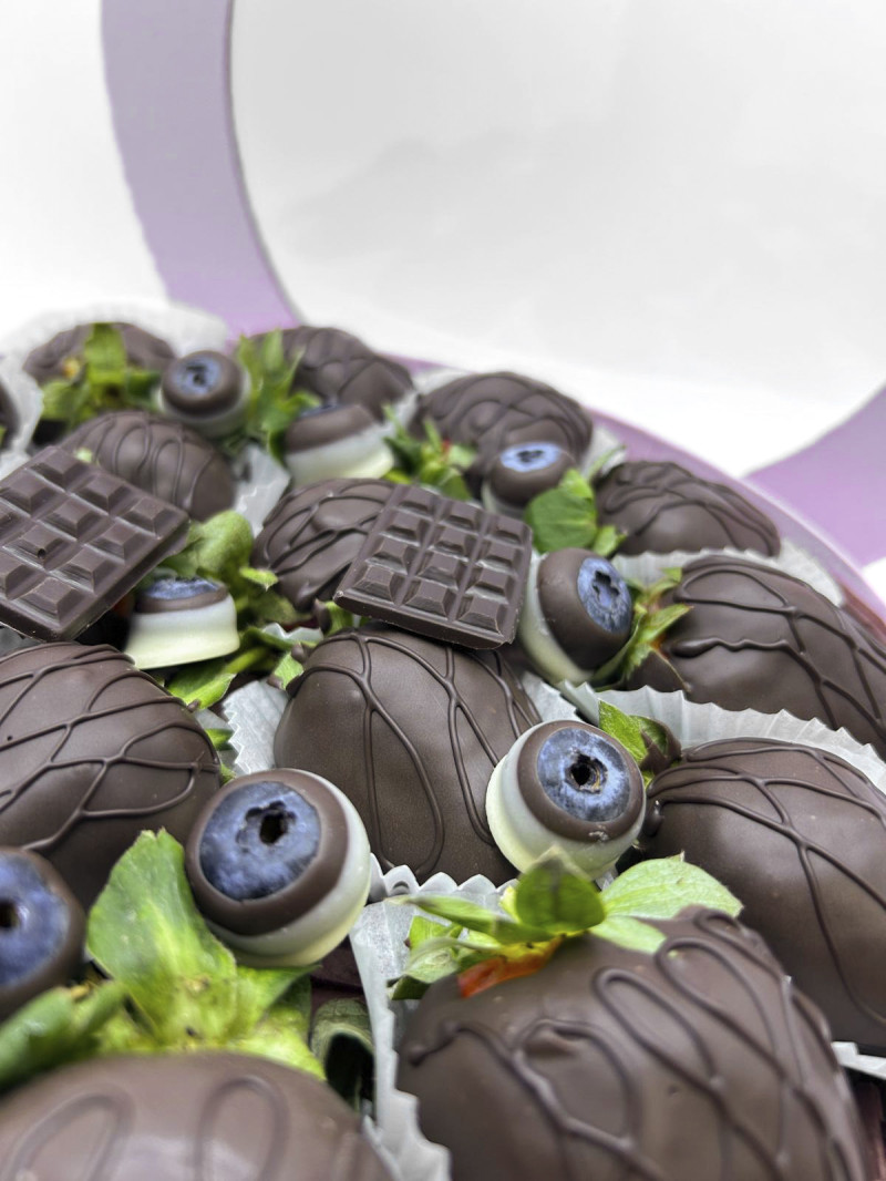 Çikolata Rüyası Çilek Meyve Sepeti