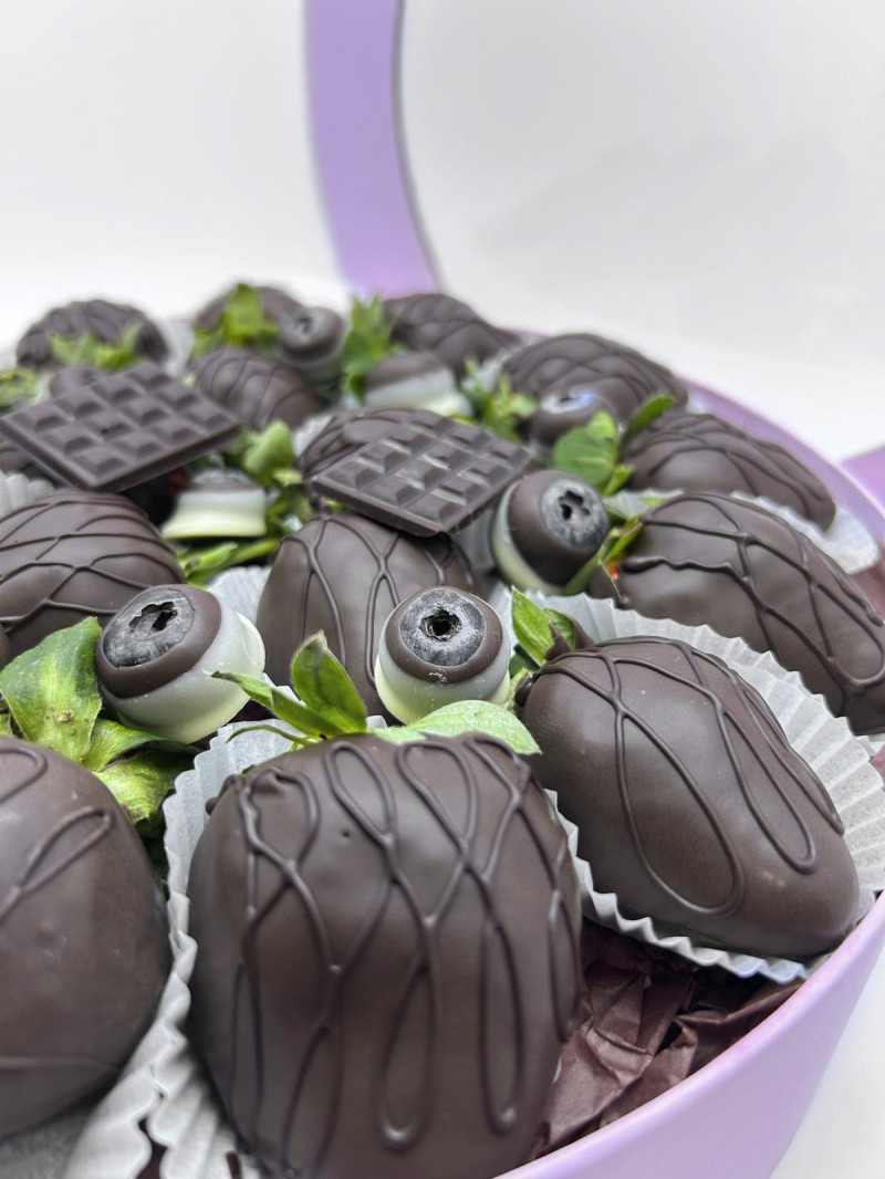 Çikolata Rüyası Çilek Meyve Sepeti