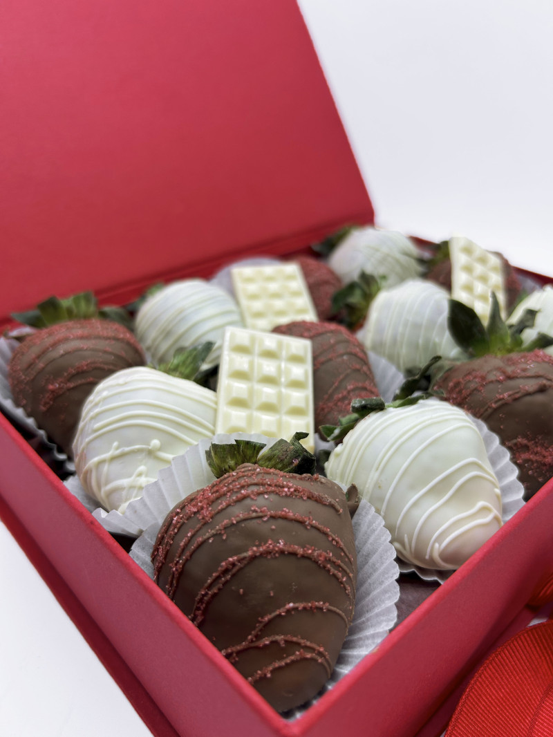 Çikolatalı Çilek Lezzet Kutusu