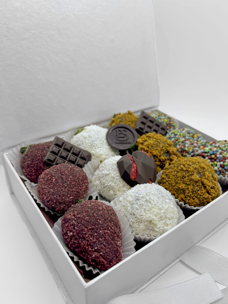 Meyeve Sepeti Lotus Bahçesi Çilek