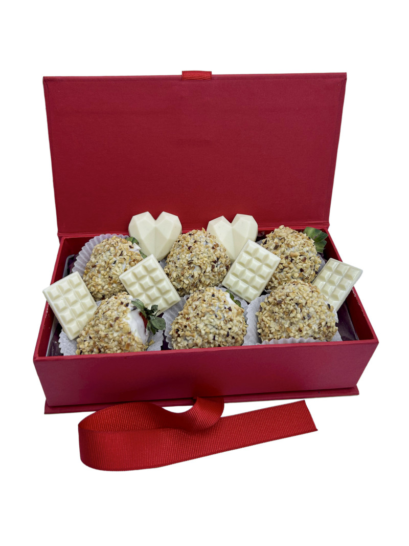 Beyazın Her Hali Çilekler