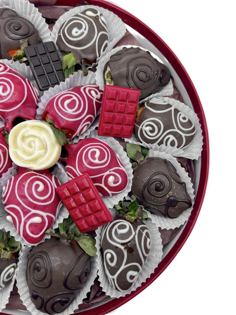 Kutuda Çikolata Çilek Çümbüşü