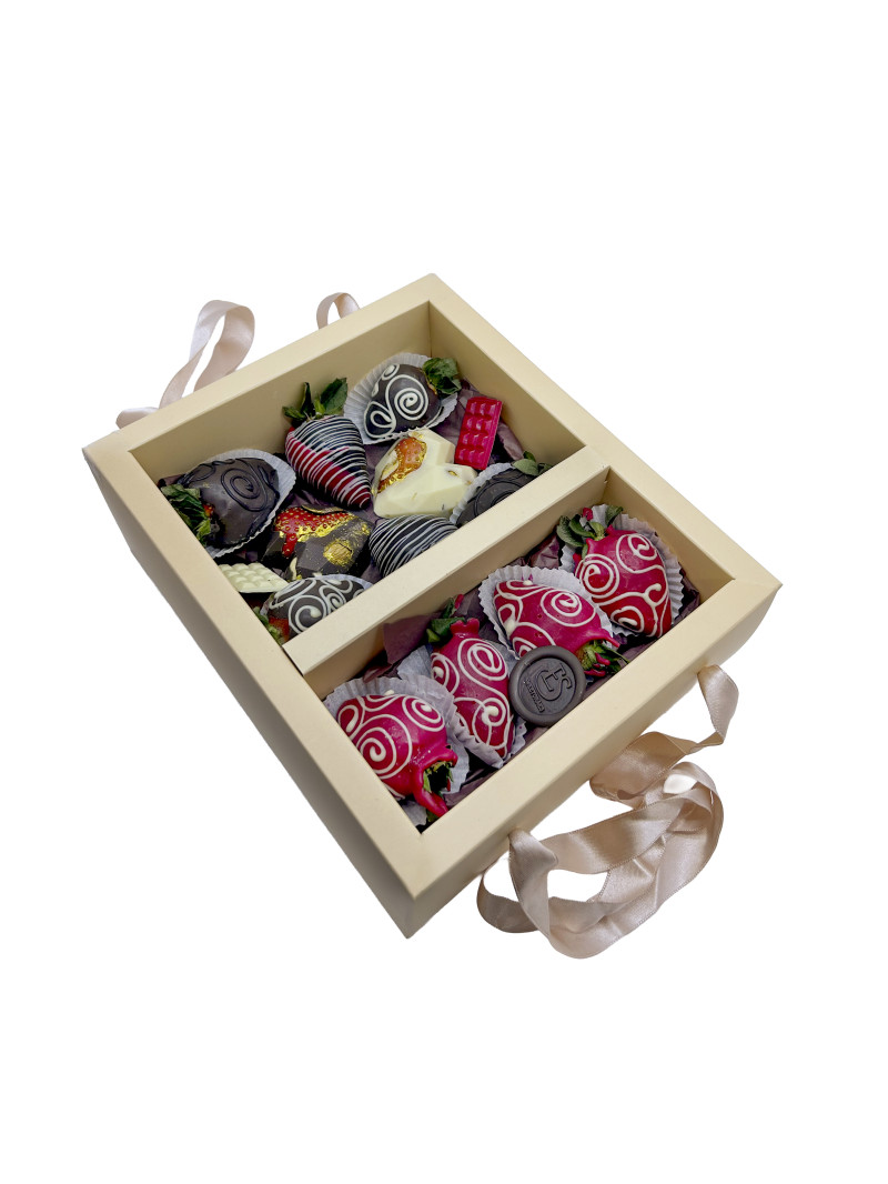 Tasarım Kutuda Çikolata Çilekler