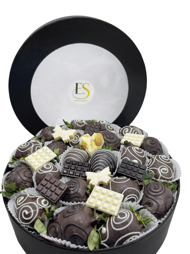 Sevği Dolu Çikolatalı Çilek Kutusu