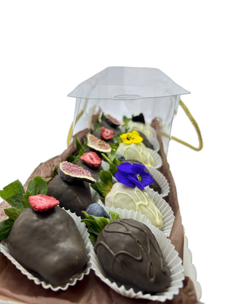 Çiçek Açan Çikolatalı Çilekler