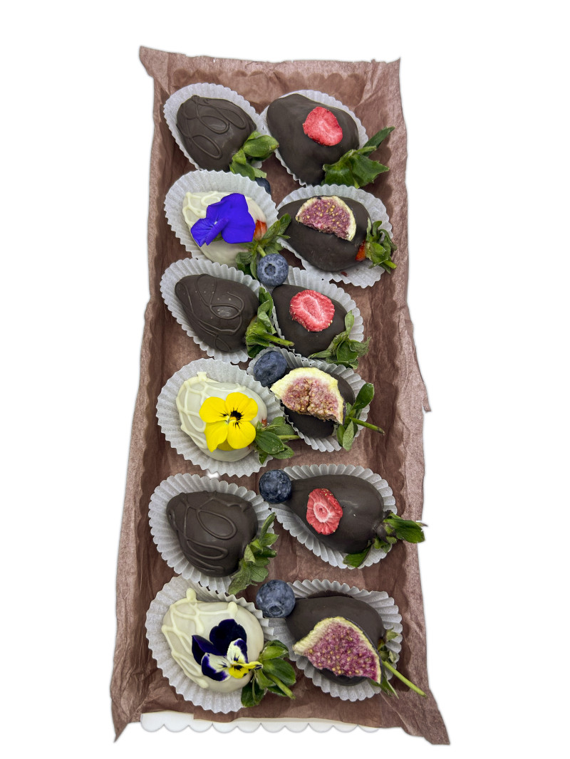 Çiçek Açan Çikolatalı Çilekler